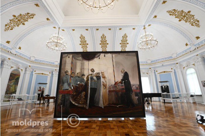 FOTO Tabloul „Încoronarea Regelui Ferdinand și a Reginei Maria. 1922” a fost expus în premieră la Chișinău