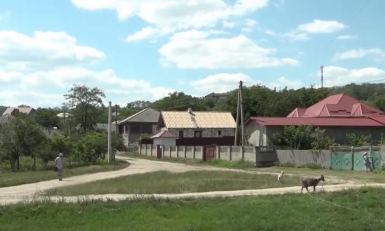 VIDEO/ În satul Mihălașa din Telenești nu există nici punct medical, nici poștă și nici transport public