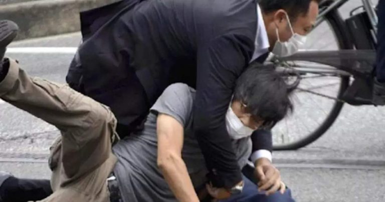 Explozibil descoperit în locuința atacatorului fostului premier nipon Shinzo Abe