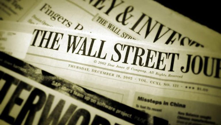 Redactorul-şef al Wall Street Journal, înlocuit şi criticat pentru că l-ar fi protejat pe Donald Trump