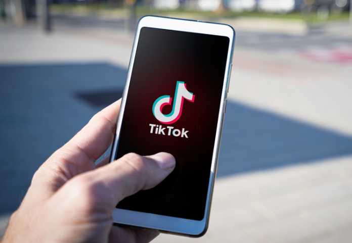 Kosovo interzice TikTok-ul pe aparatele oficiale