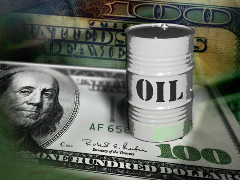 Ucraina a declanșat nebunia: Prețul petrolului a explodat după ce a atacat a treia cea mai mare rafinărie a rușilor