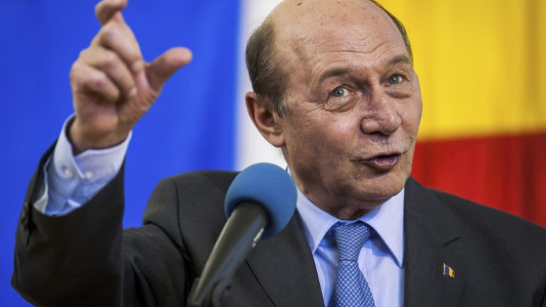 Traian Băsescu: Dacă vreți o intrare rapidă în UE, unirea cu România e soluția