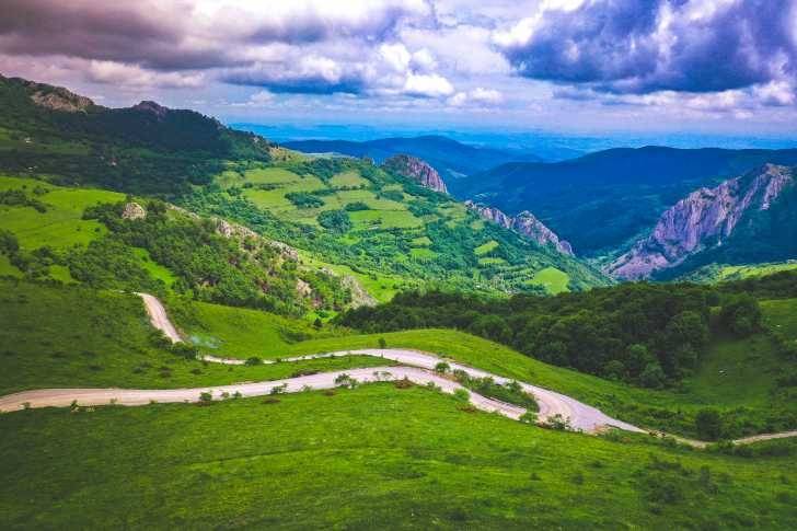 A fost inaugurat unul dintre cele mai spectaculoase drumuri din România – Cea mai mare investiție pe un drum județean