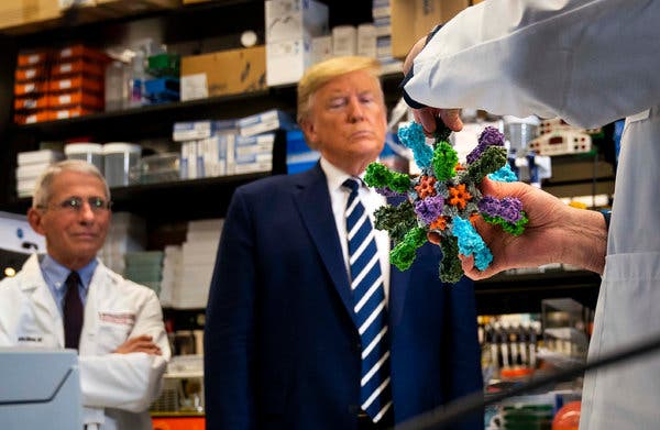 Trump spune că ar putea lua el însuşi medicamentul anti-malarie promovat ca tratament împotriva COVID-19