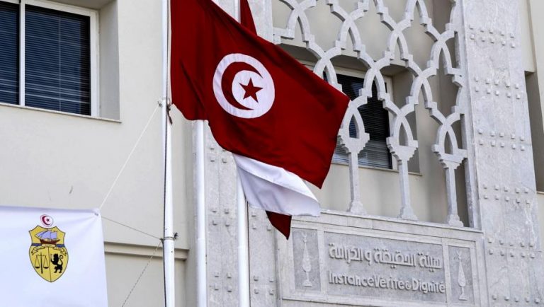 Nouă femei dintr-o celulă teroristă, condamnate în Tunisia la pedepse grele cu închisoarea