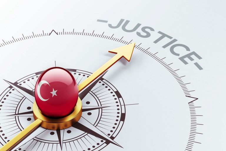 Curtea Constituţională turcă a decis să priveze temporar de subvenţii publice partidul pro-kurd HDP