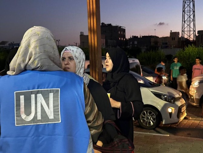 Mii de palestinieni au intrat prin efracție în depozitele Agenției ONU pentru refugiați din Gaza