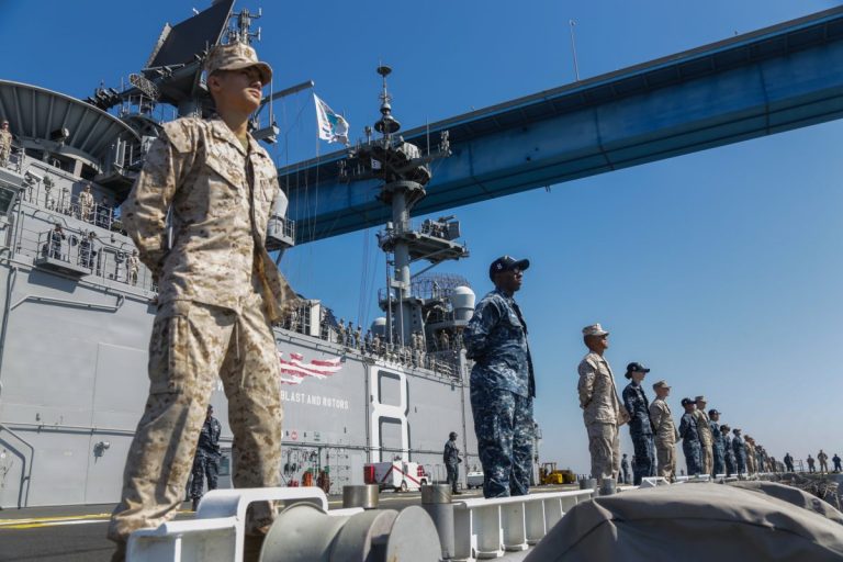 U.S. Navy se pregătește să adăpostească 25.000 de imigranţi