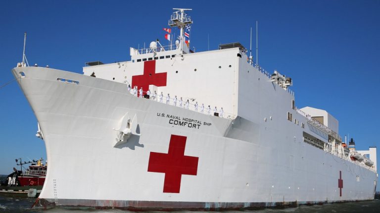 Nava-spital USNS Comfort nu vrea să primească bolnavi de COVID-19