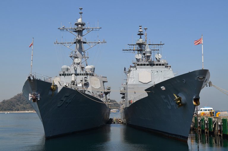 SUA au trimis două nave militare prin Strâmtoarea Taiwan, riscând o reacţie din partea Chinei