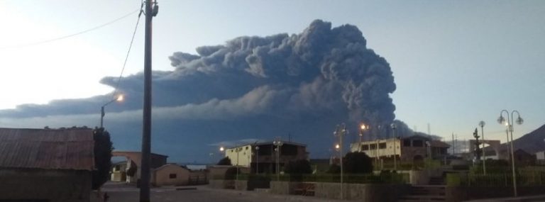 Vulcanul Ubinas intră într-o nouă fază eruptivă