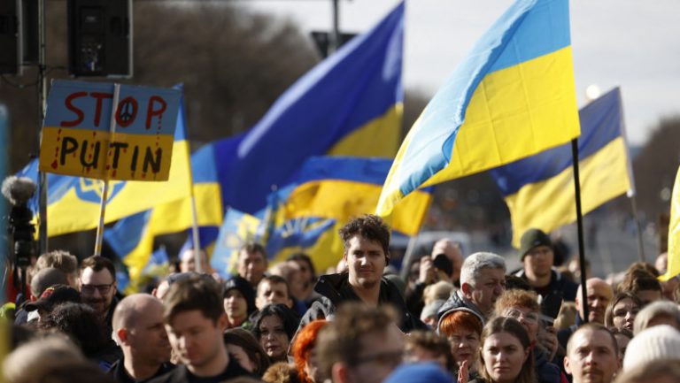 Sondaj: 44% dintre ucraineni cred că a venit timpul pentru negocieri, dar majoritatea nu acceptă condițiile lui Putin