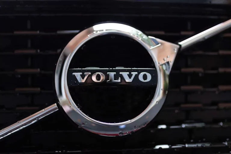 Volvo Cars și-a redus previziunile de vânzări și invocă tarifele europene pentru vehiculele electrice fabricate în China