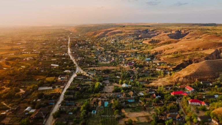 Satul Văleni, desemnat ‘Destinația anului 2024’ la cel mai important eveniment turistic din România