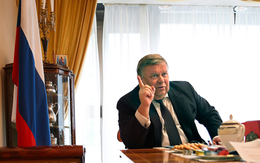 Ambasador rus: Ne doare ‘în cot’ de toate sancţiunile occidentale în cazul invadării Ucrainei