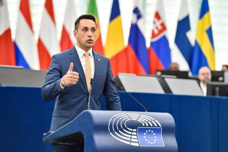 Eurodeputatul român Vlad Gheorghe: Organizarea alegerilor într-o democraţie nu poate fi vreodată o manevră electorală