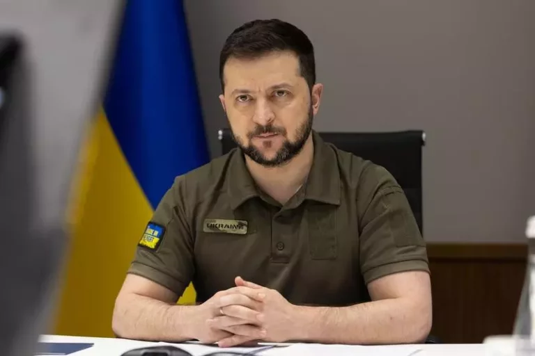 Zelenski: Ucraina a lovit peste 30 de rafinării rusești