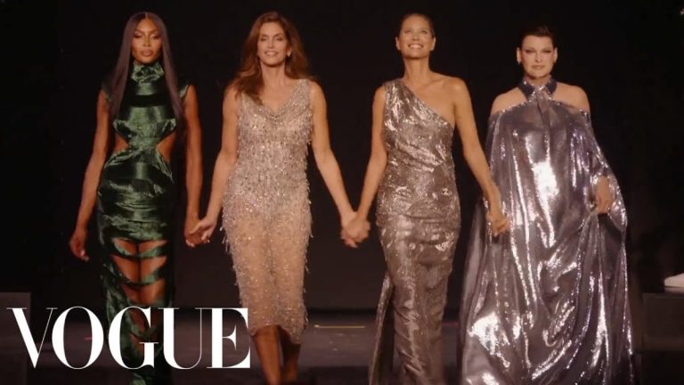 Vogue World: 500 de invitaţi de marcă în Place Vendome din Paris, duminică, pentru o defilare de modă