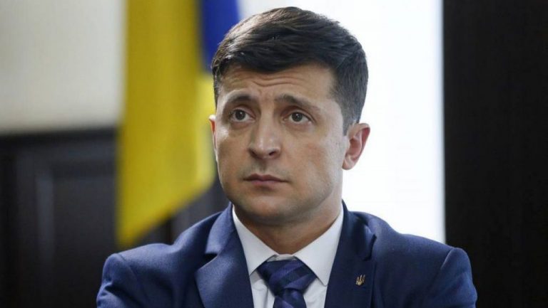 Zelenski decretează legea marţială pe întreg teritoriul Ucrainei