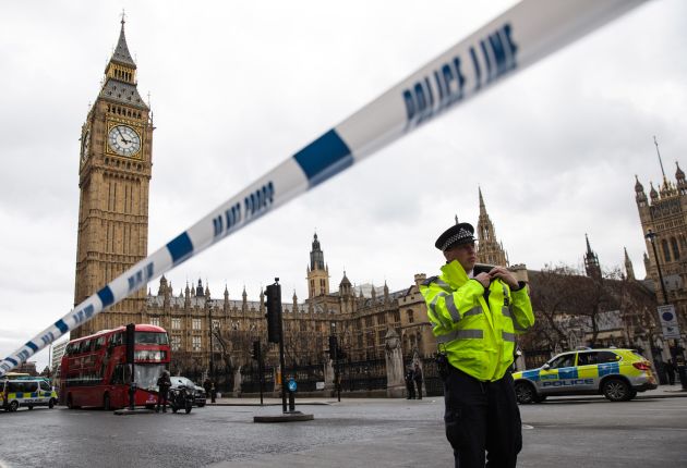 Accident al unei ambarcaţiuni pentru turişti pe Tamisa – Podul Westminster din Londra a fost închis