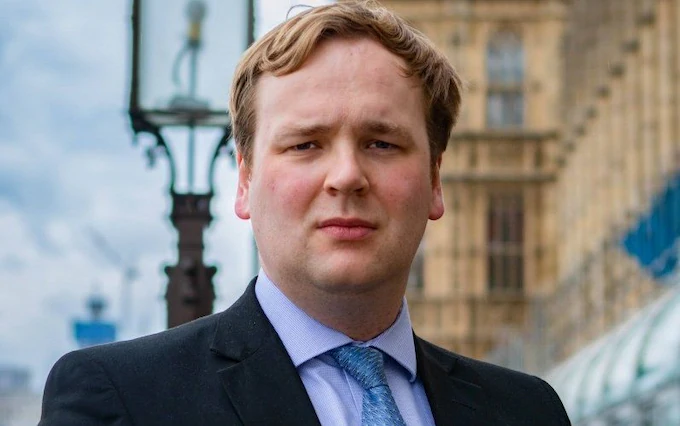 Un deputat conservator britanic recunoaşte că a divulgat contactele colegilor deputaţi către o aplicaţie de dating