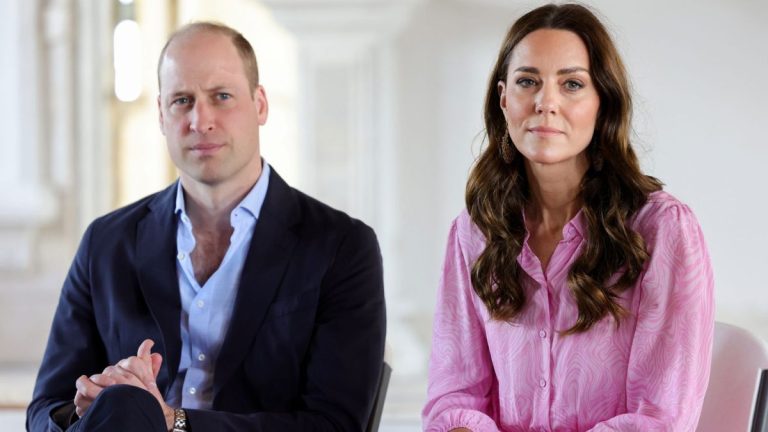 Prinţul William spune că soţia lui, Kate, ‘se simte bine’