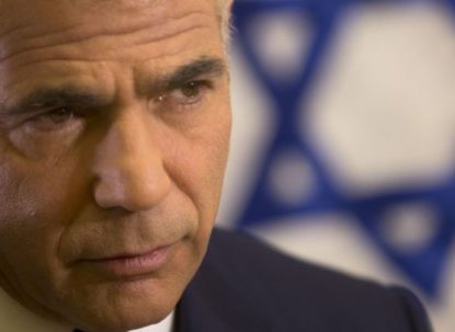 Yair Lapid depune mărturie în procesul de corupţie al lui Netanyahu