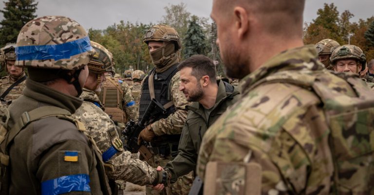 Zelenski a vizitat forţele de securitate ucrainene de la frontiera cu Rusia