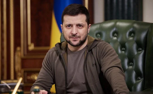 Zelenski vrea să acorde cetăţenia ucraineană combatanţilor străini