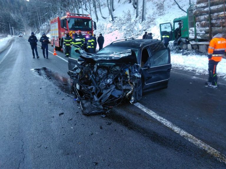 Un moldovean, grav rănit într-un accident în România
