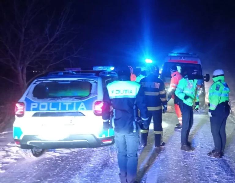 O familie întreagă de moldoveni, implicată într-un accident în România