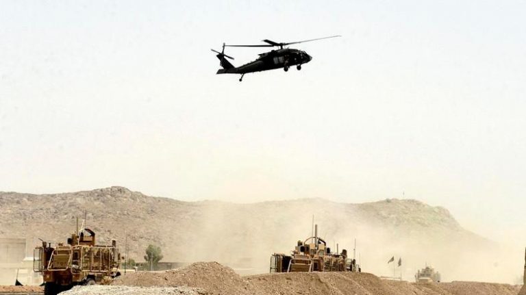Armata americană ATACĂ poziţiile talibanilor din centrul Afganistanului