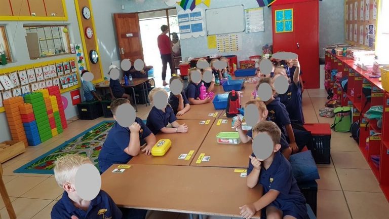 Africa de Sud: Polemică rasială după publicarea unei fotografii făcută în clasa unei şcoli