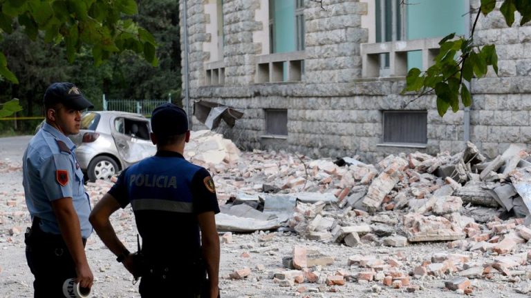 Serie de cutremure în Albania: 108 răniţi în Tirana