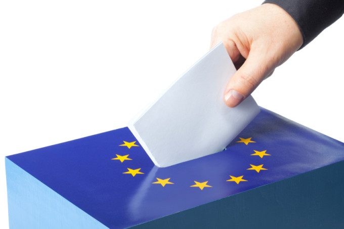 Cetăţenii moldoveni cu acte româneşti expirate nu vor putea vota la alegerile europene