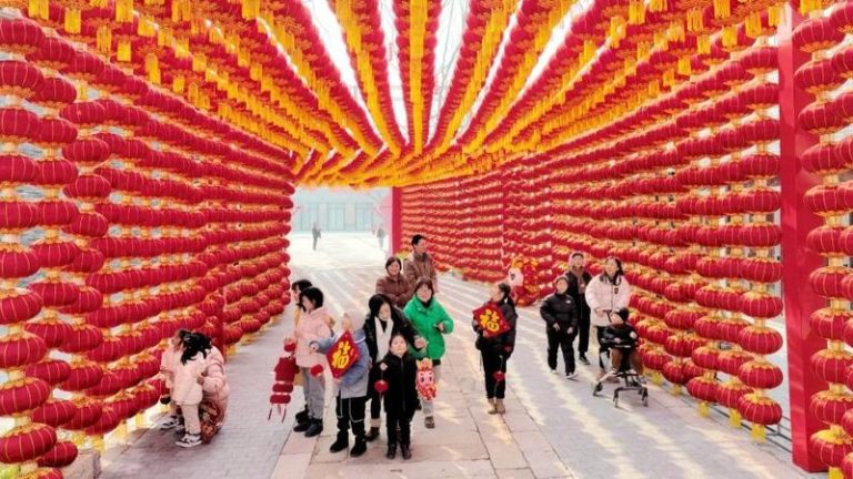 China a întâmpinat Anul Dragonului, simbol al vitalităţii în zodiacul oriental