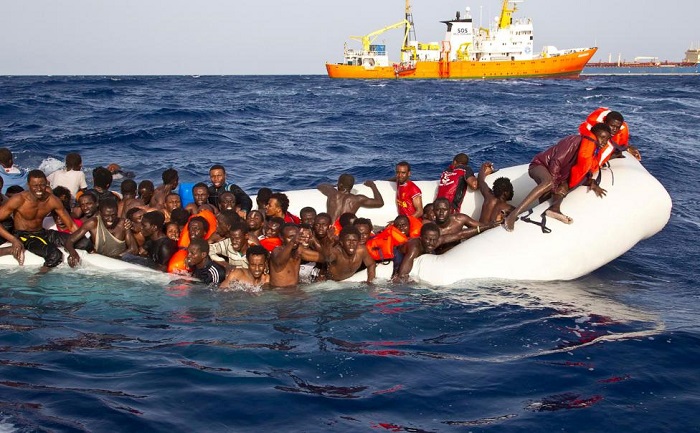 Nouă morţi, inclusiv un bebeluş, după ce o ambarcaţiune cu imigranţi s-a scufundat în largul insulei Lampedusa