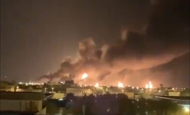O rachetă ‘interceptată şi distrusă’ pe cerul capitalei saudite Riad