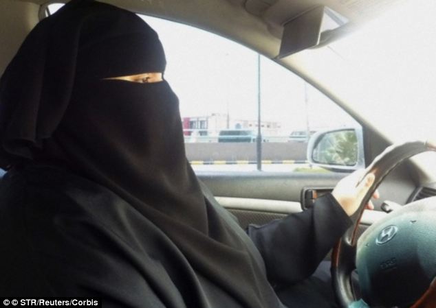 Femeile din Arabia Saudită vor putea să conducă de asemenea motociclete şi camioane