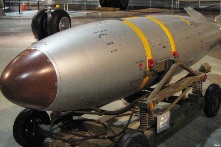 Un raport secret arată că SUA depozitează arme atomice în Europa