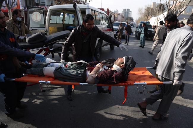 Bilanţul atentatului din Kabul a urcat la 95 de morți şi 158 de răniţi