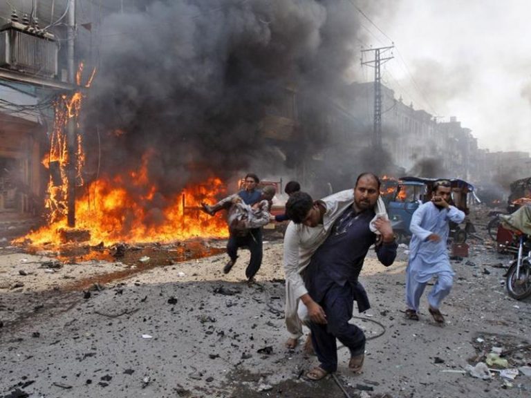 UPDATE: Cel puțin 85 de morți într-un atentat în timpul unui miting electoral în sud-vestul Pakistanului