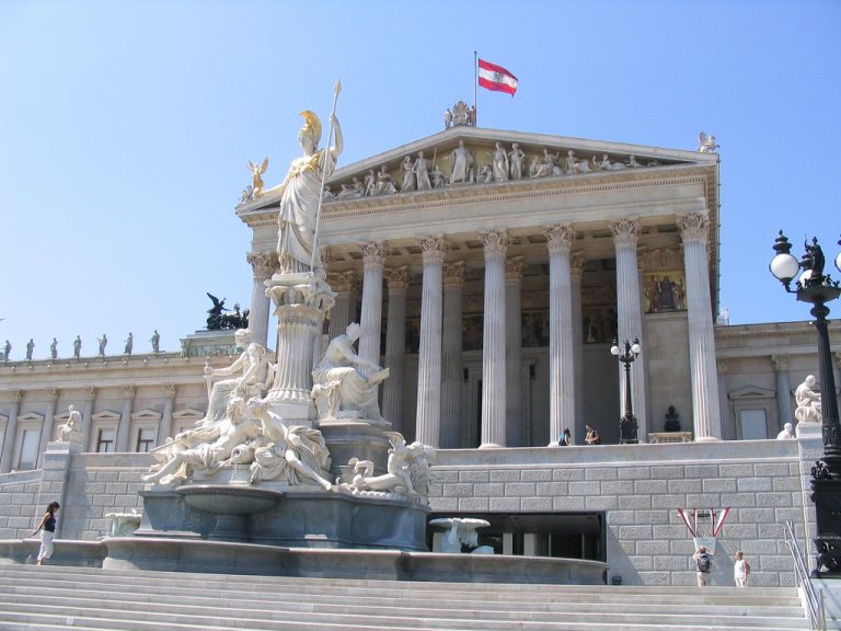 Relicve artistice naziste, exhumate în parlamentul austriac, unde au loc ample lucrări de renovare
