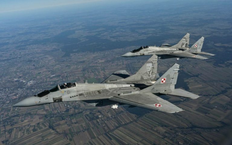 Cum se antrenează piloții ucraineni pe avioanele de luptă americane F-16 în Danemarca – VIDEO