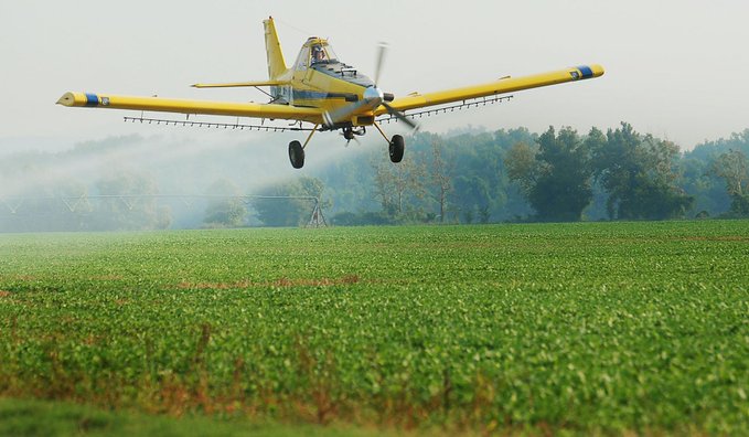 UE vrea să reducă la jumătate utilizarea pesticidelor