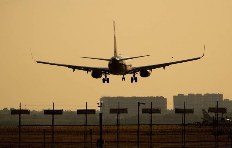 Circa 12.000 de polonezi vor se întoarcă acasă cu avioane charter