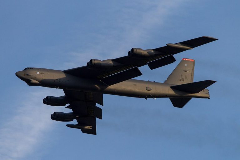 Bombardiere americane B-52H, pentru prima oară în misiune în România. Avioanele au fost interceptate de aeronave rusești în spațiul aerian internațional