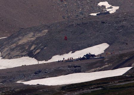 Un avion militar de colecţie s-a prăbușit în estul Elveţiei ; numărul morţilor ar putea ajunge la 20