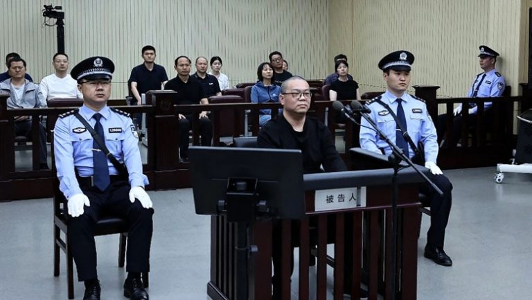 Un bancher din China a fost condamnat la moarte pentru luare de mită. Acum 3 ani, șeful lui a fost executat